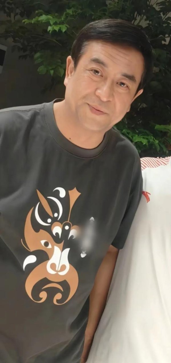 开云体育她全程坐在一块儿还坚捏让刘恒甫站在前边拍照-开云「中国」kaiyun网页版登录入口